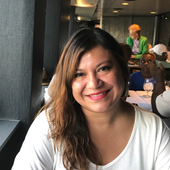 Meet your Posher, Yexenia - Picture 1 of 1